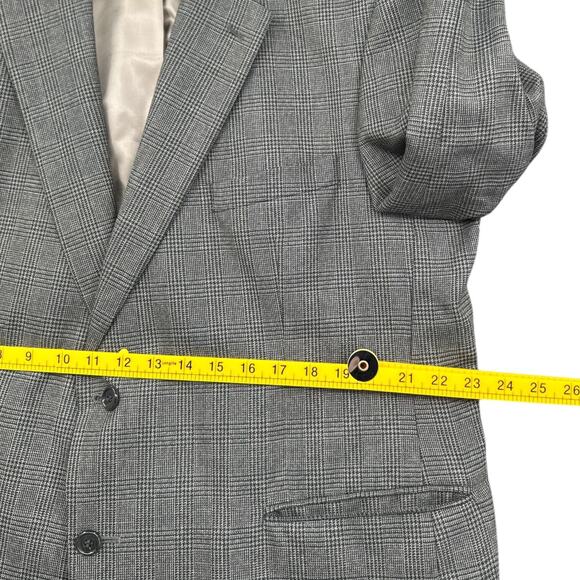 Botany 500 Grey Checkered Pattern 2 Button Notched Lapel Blazer Jacket 46 Short - Picture 8 of 10